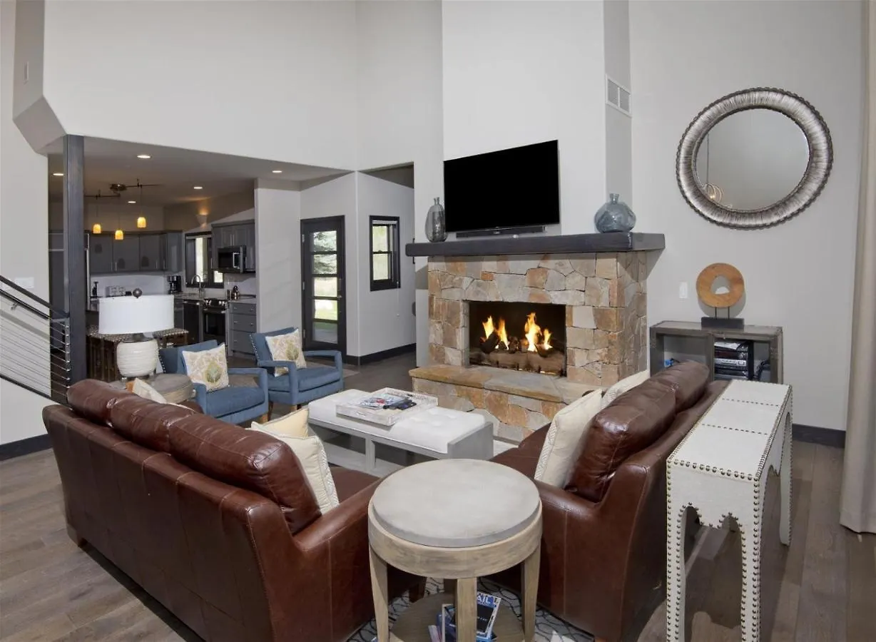 Glacier Court 1824 A Holiday home *