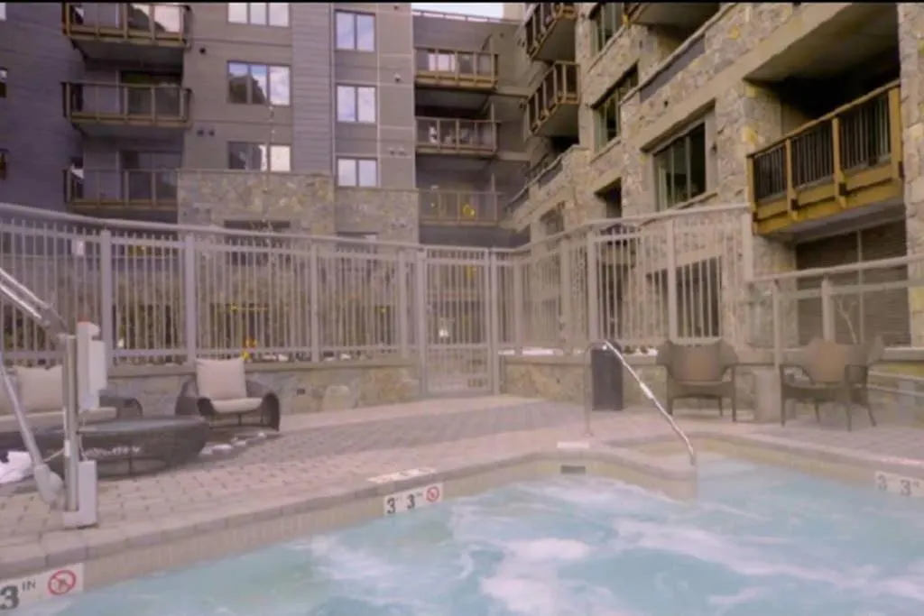 Apartment Luxury, Meters To Lionshead Gondola. The Lion
