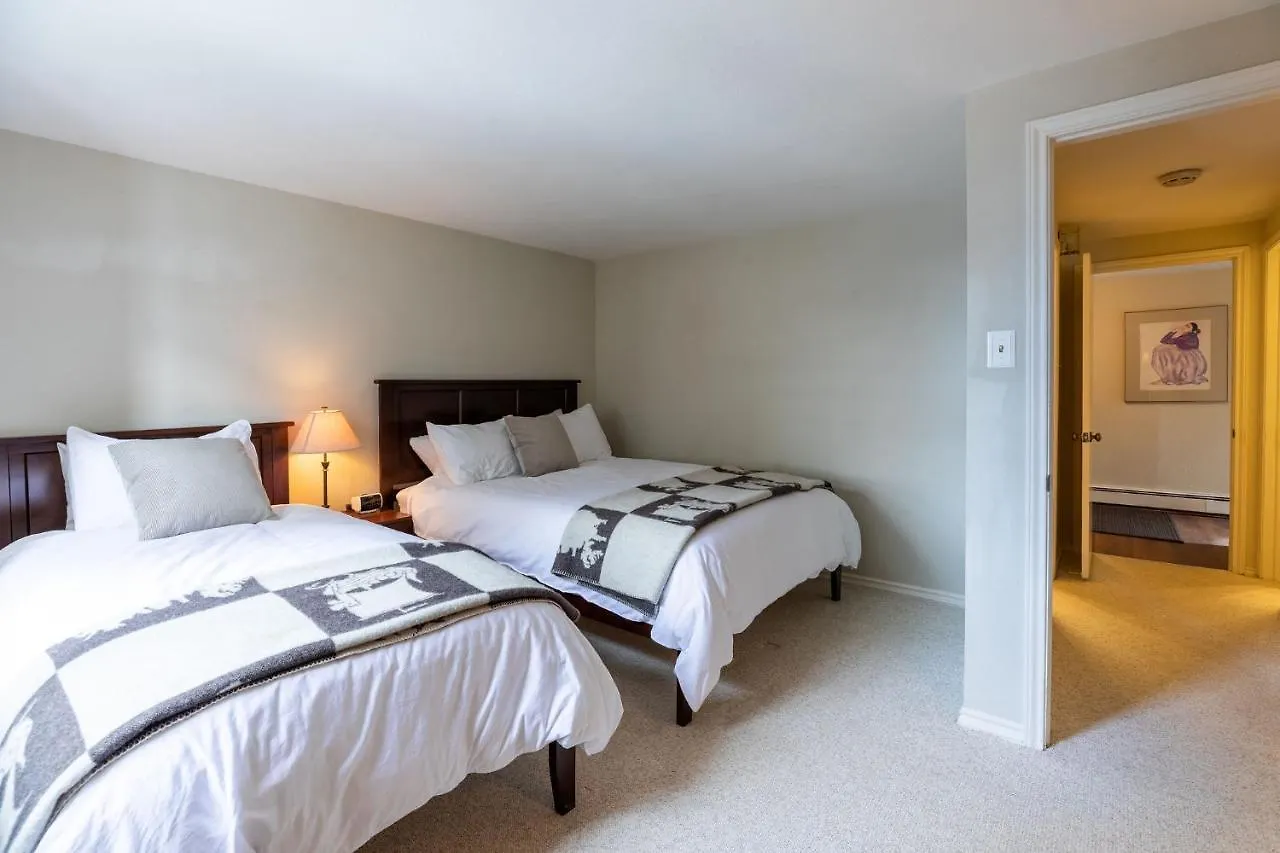 Vorlaufer By Realty *