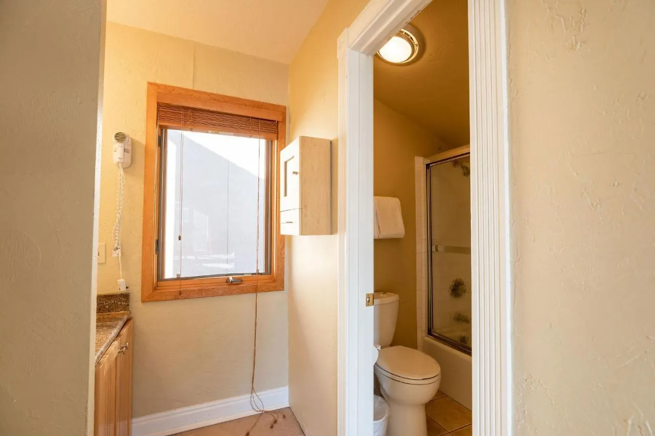 Breakaway West - Studio, 2,3 Bedrooms By Realty Apartment