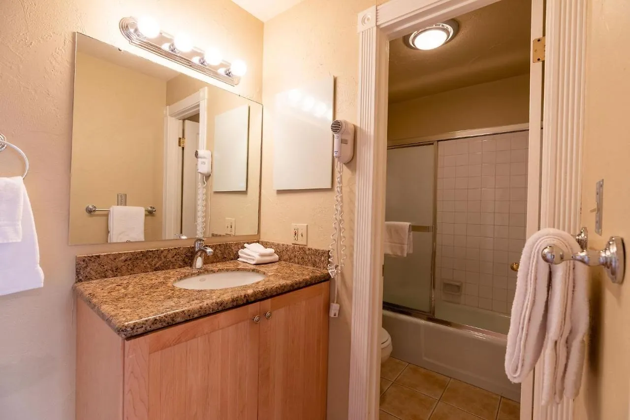 Breakaway West - Studio, 2,3 Bedrooms By Realty Apartment *
