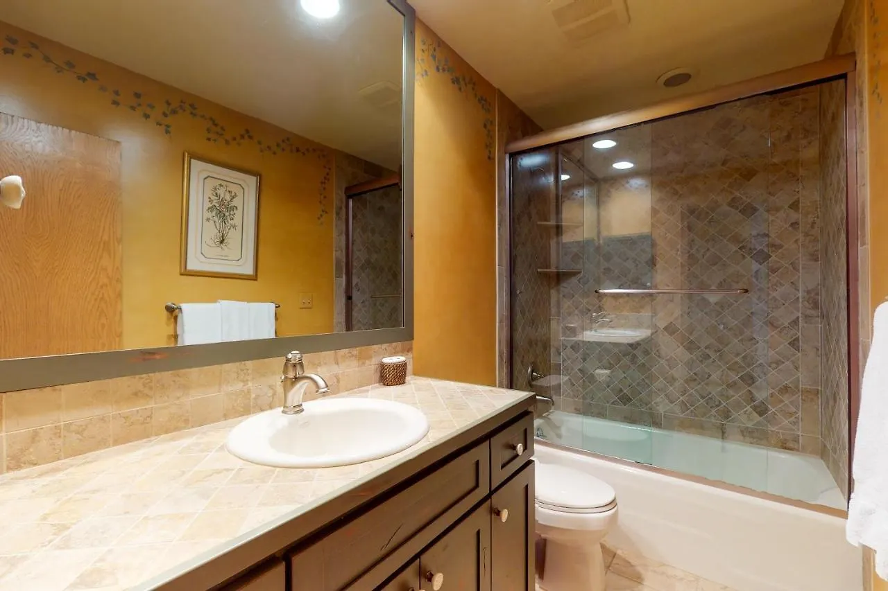 Cascade Village Area 5 Bed 4 Bath, Walk To Lift!