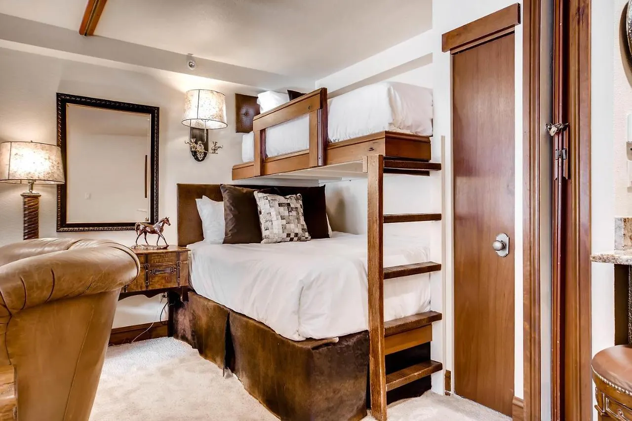 Lion Square North 184 Vail