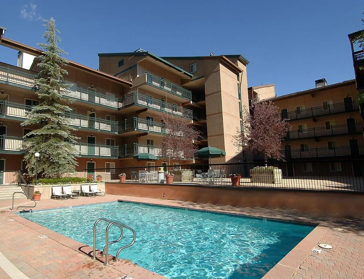 Vantage Point 210 Apartment