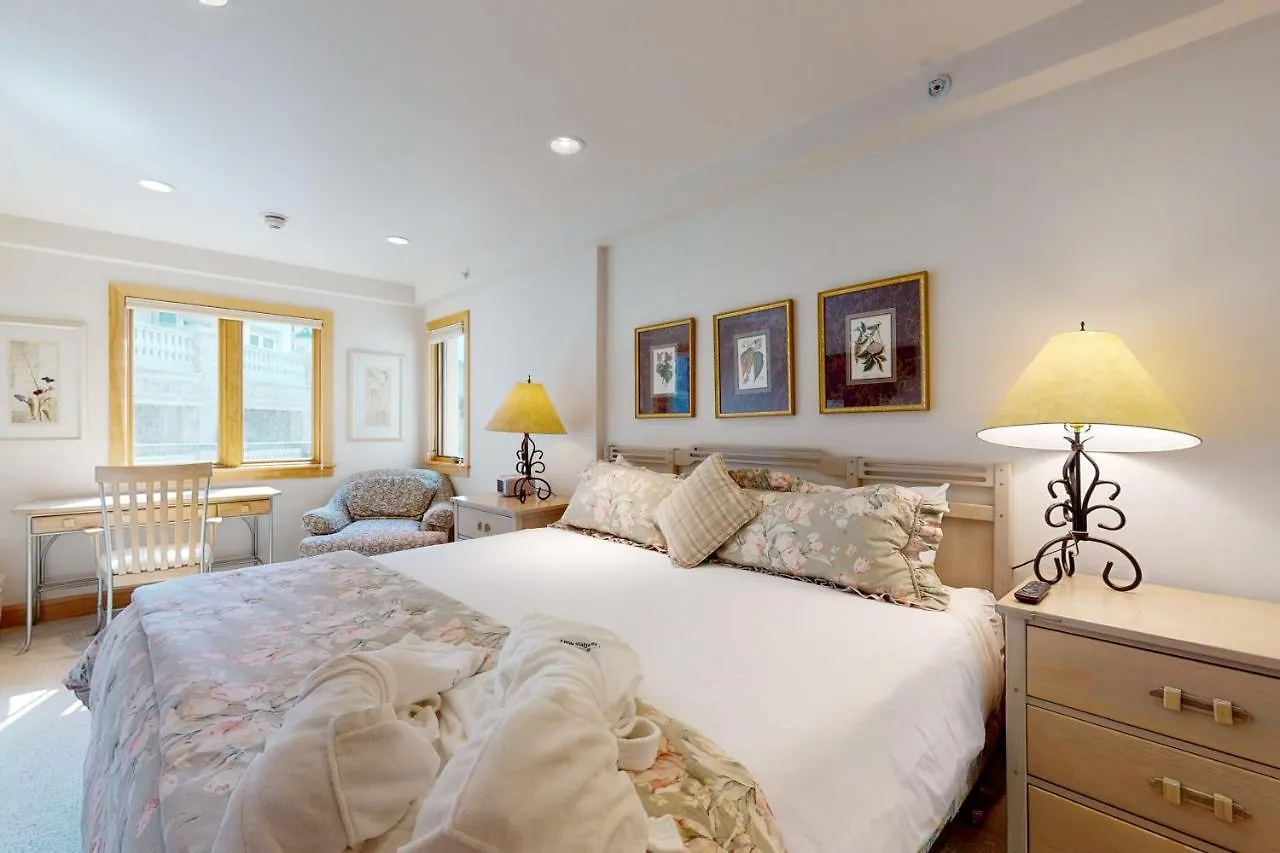 Lion Square North 380 Apartment