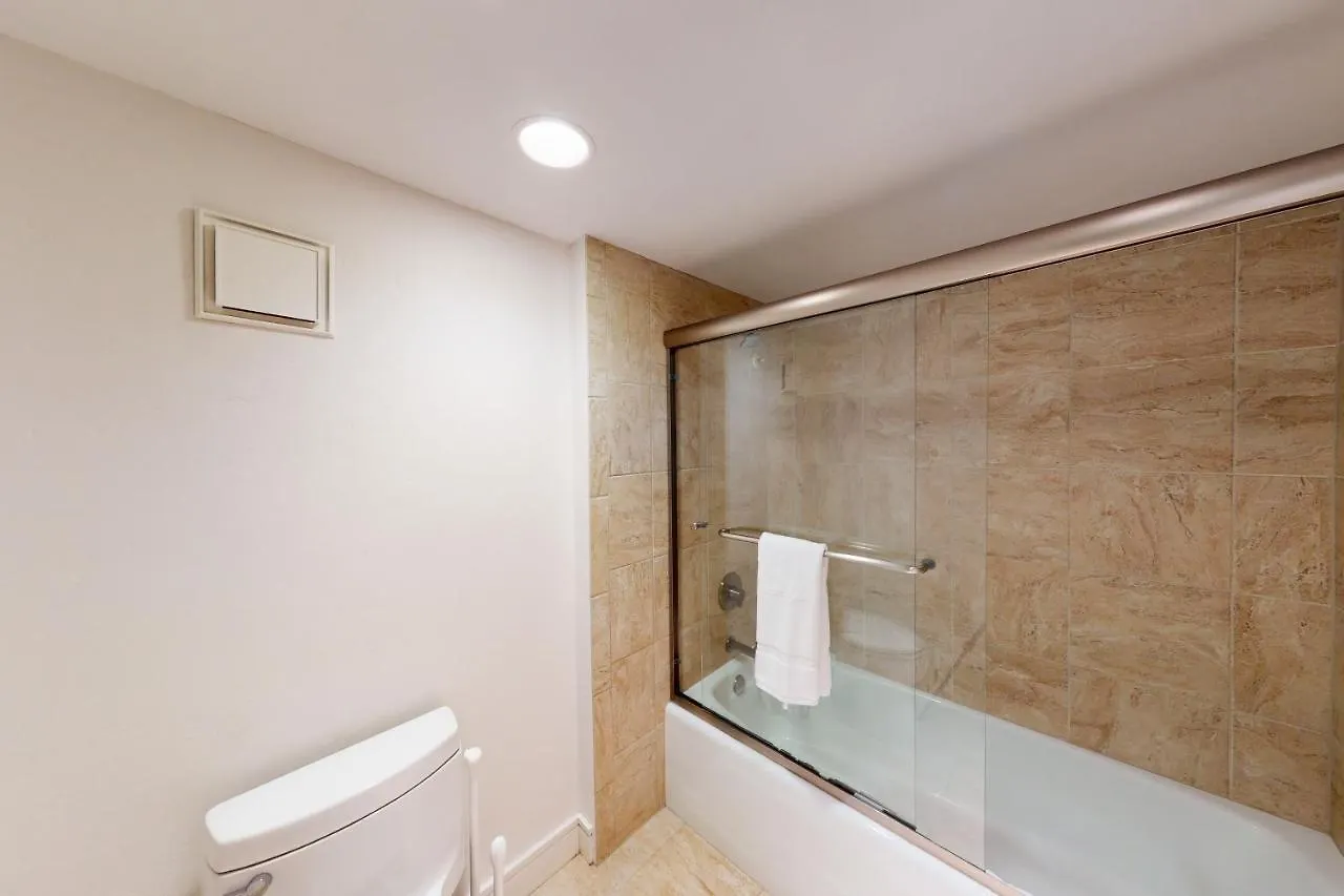 Frontage Townhome Apartment *