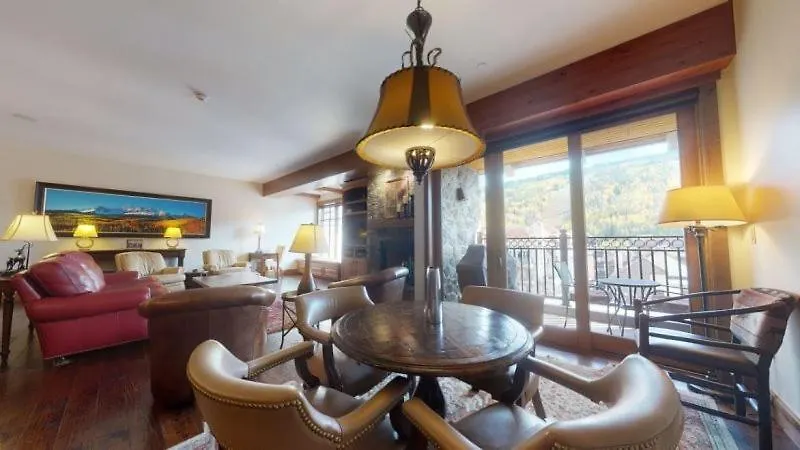 Luxury 4 Bedroom Penthouse In Lionshead Village With Rooftop Pool, Just A Short Walk To Gondola *