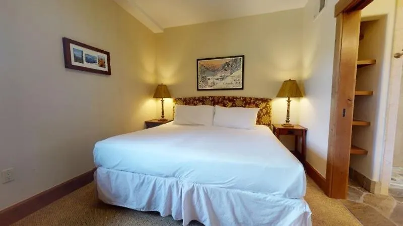 Luxury 4 Bedroom Penthouse In Lionshead Village With Rooftop Pool, Just A Short Walk To Gondola Apartment *