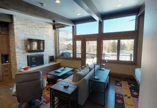 Apartment Village Golden Peak Penthouse