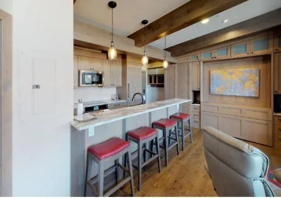 Village Golden Peak Penthouse Apartment Vail