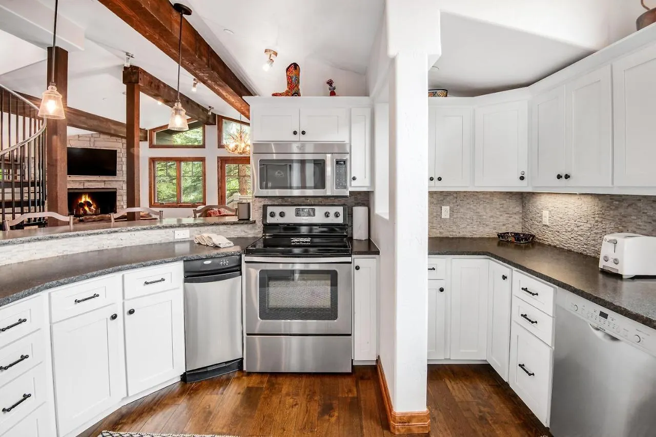 Bridge St, R2 Apartment Vail