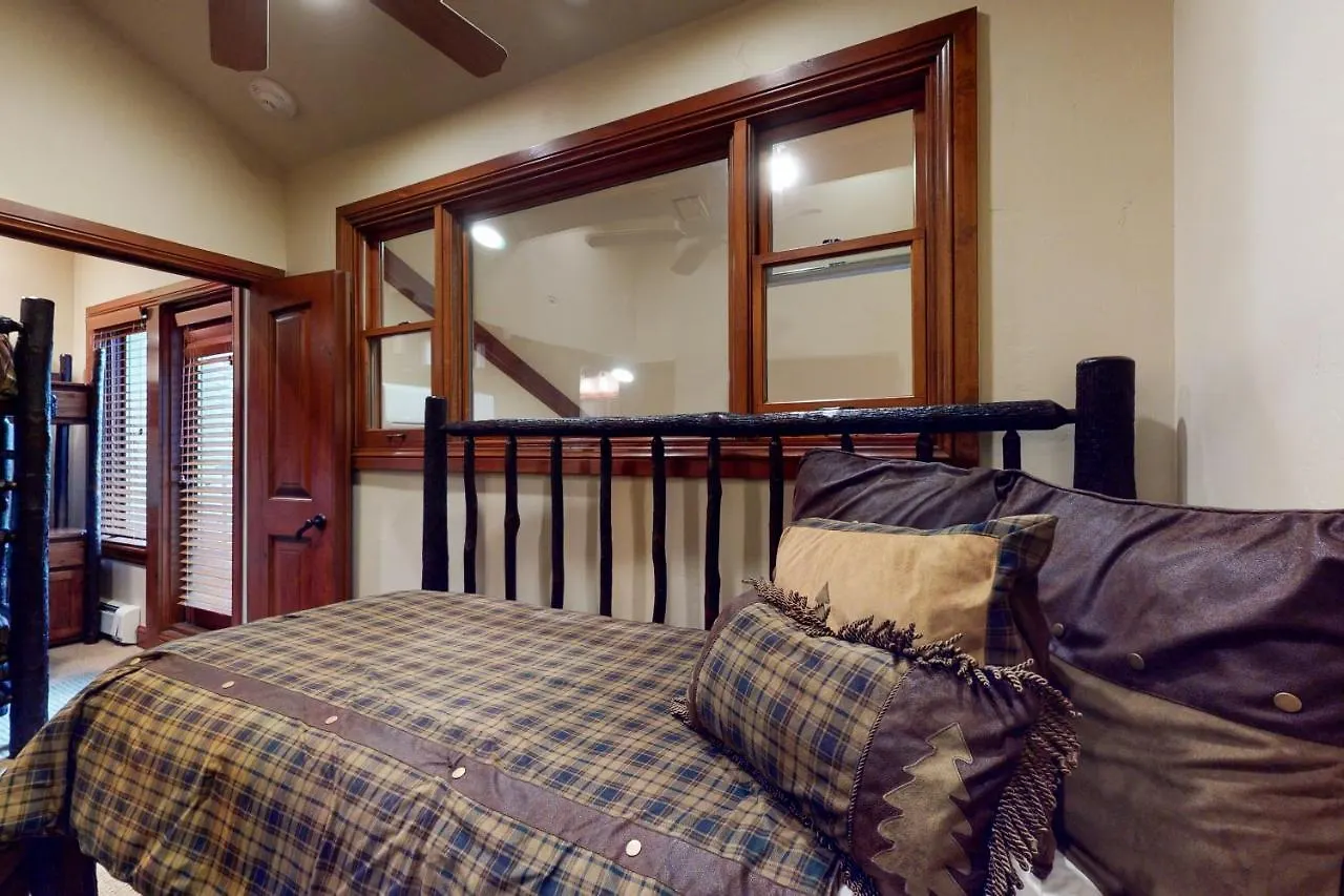 Apartment Lion Square East 307 Vail
