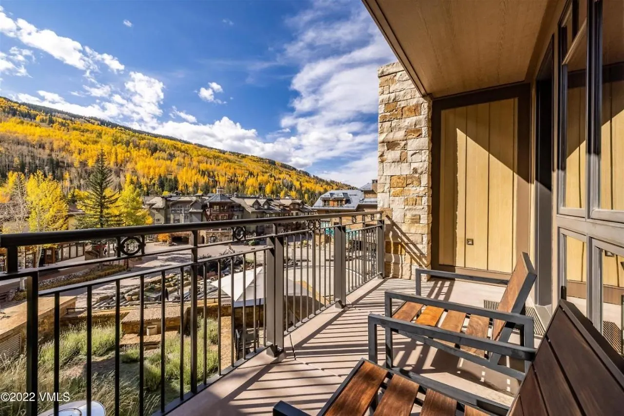 Platinum Solaris: Slope-side Luxury At Gondola Base Apartment