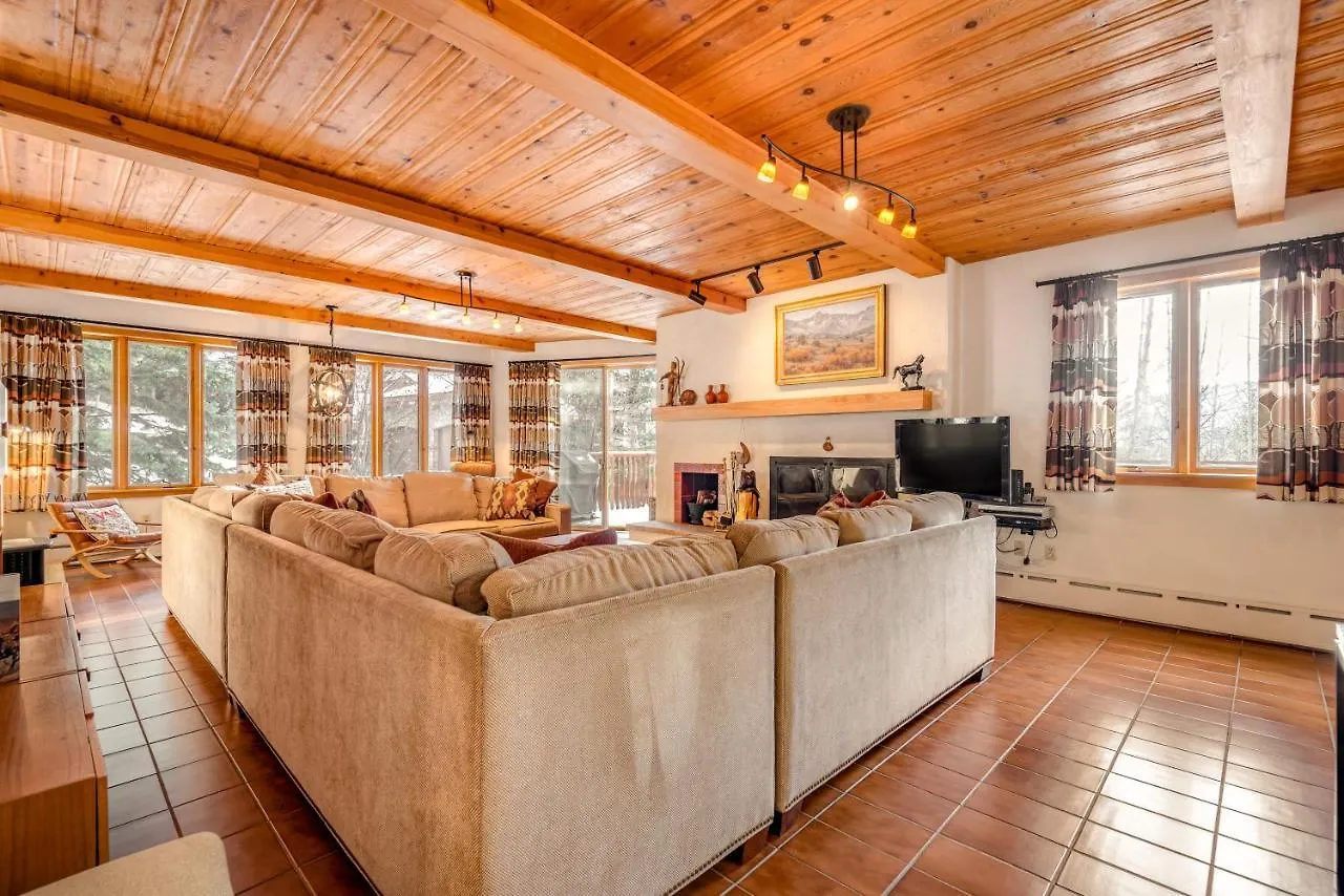 Holiday home Cascade Village Area 5 Bed 4 Bath, Walk To Lift!