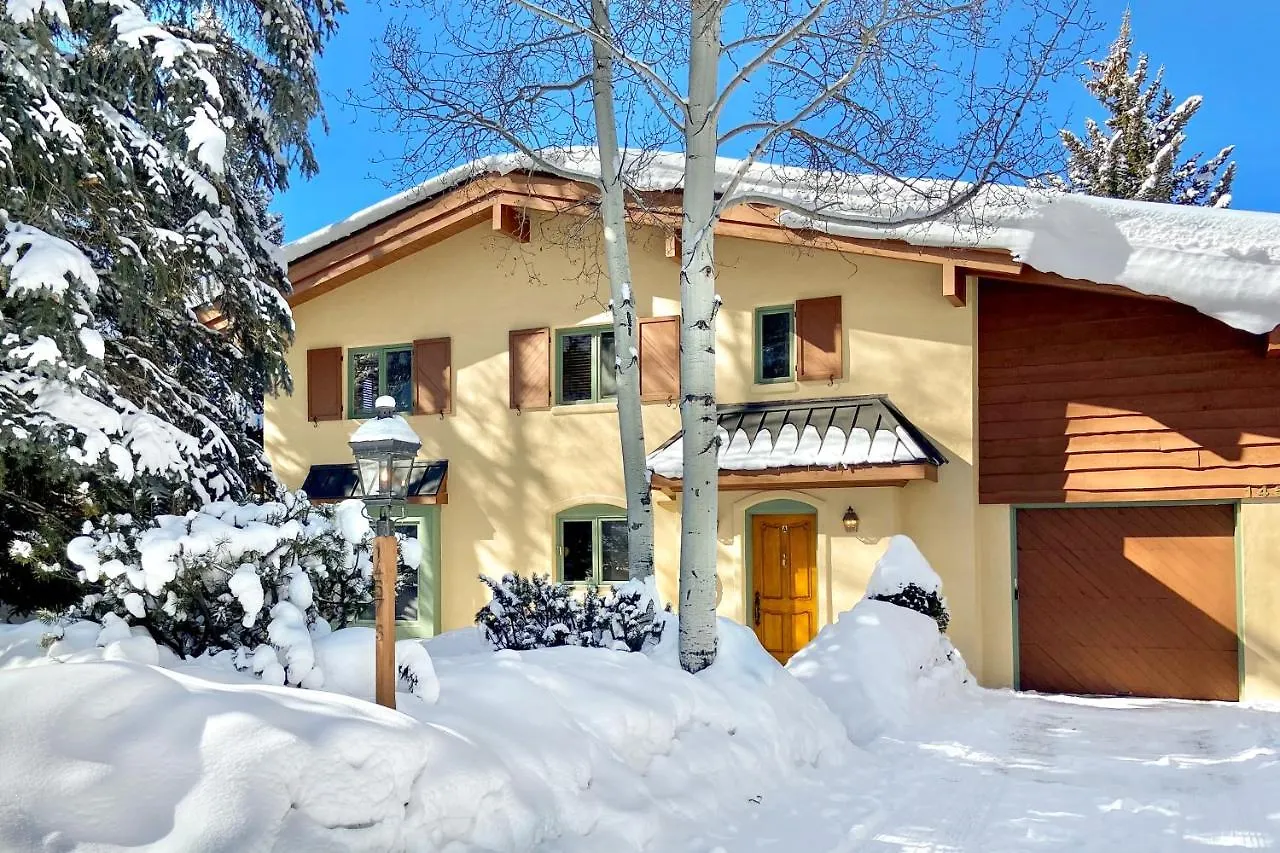 Cascade Village Area 5 Bed 4 Bath, Walk To Lift!