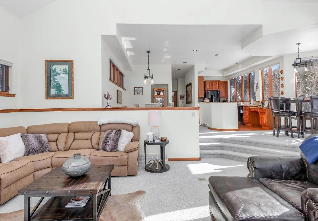 4551 Streamside Cir West House * Vail