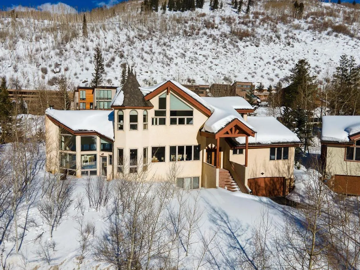 4551 Streamside Cir West House Holiday home *