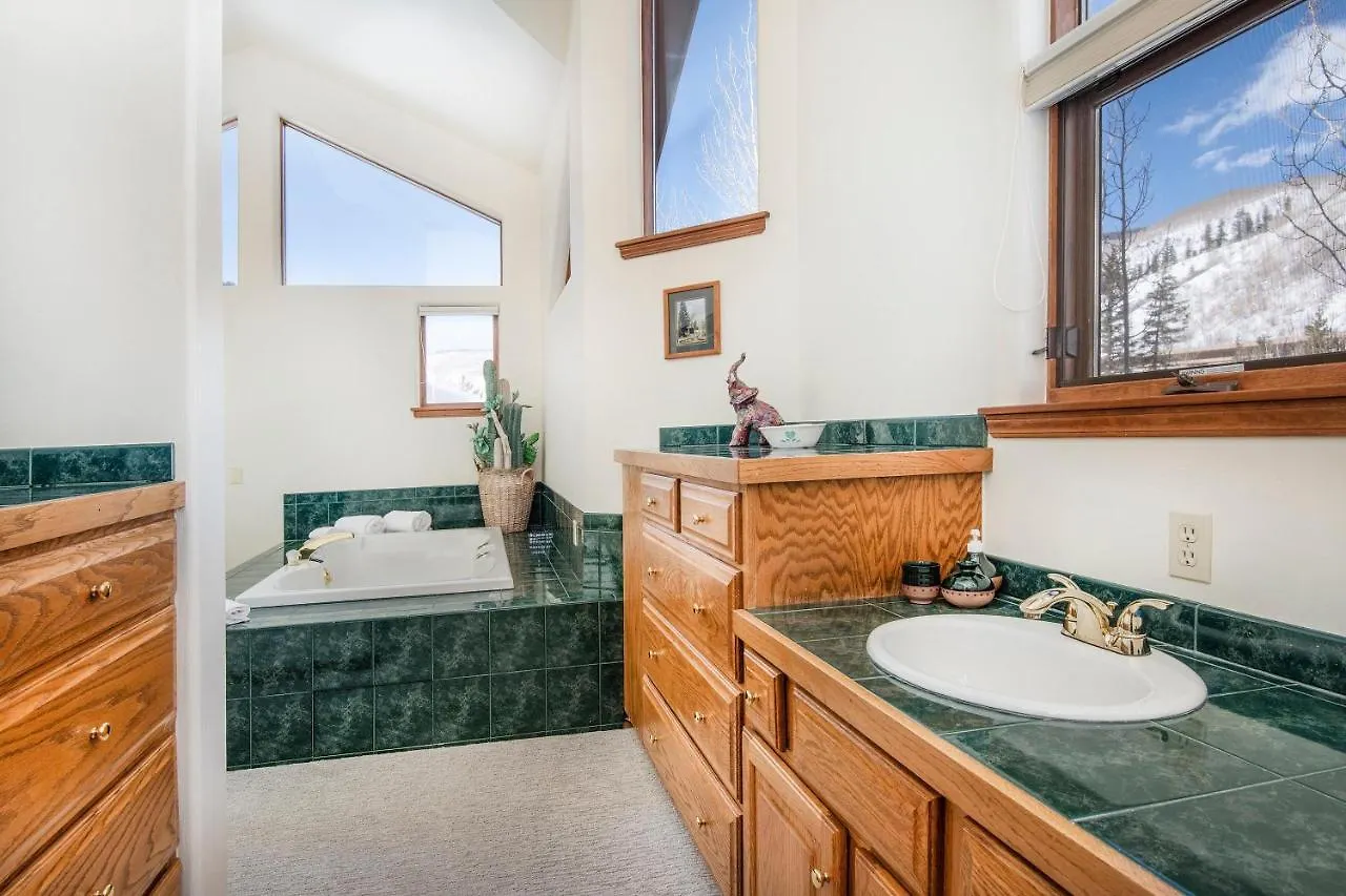 4551 Streamside Cir West House Holiday home *