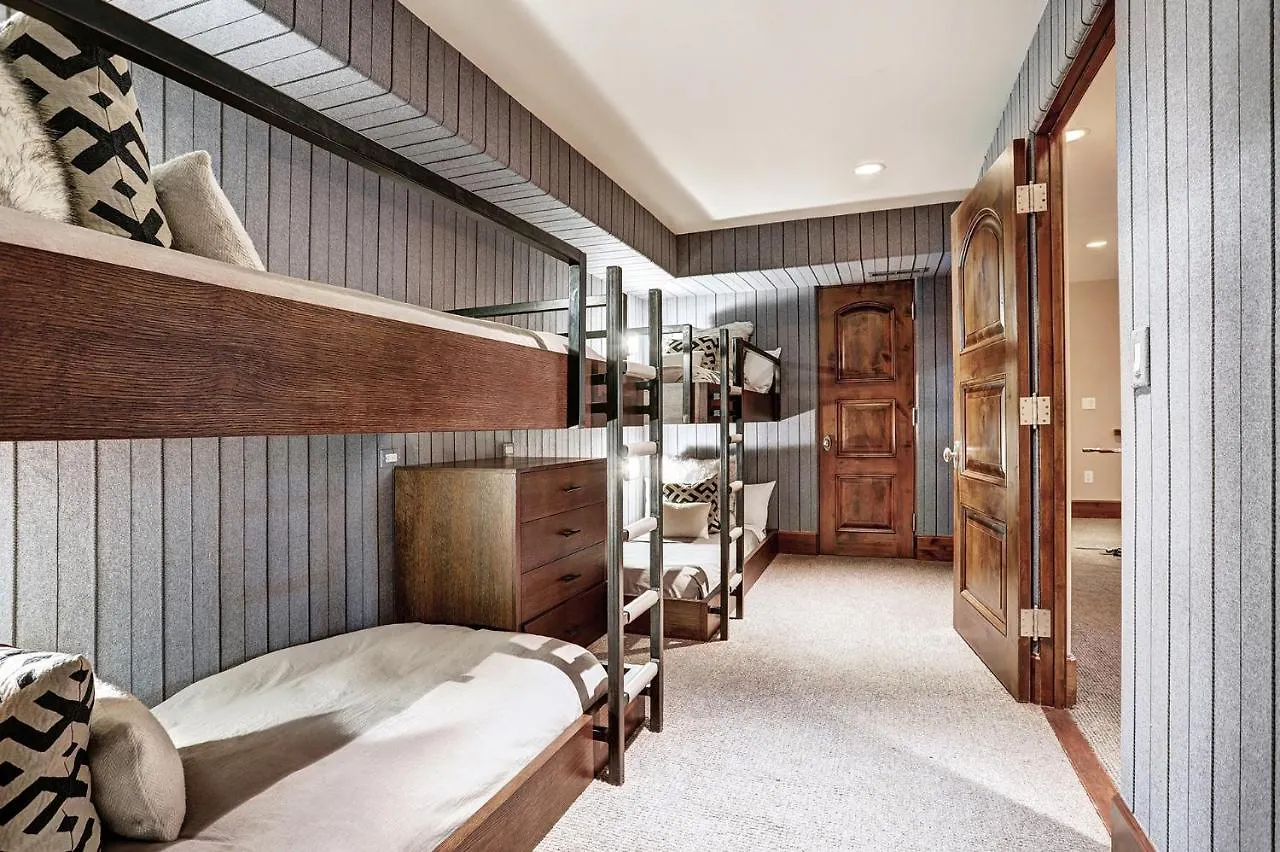 Gorgeous 5 Bedroom Private In Village * Vail
