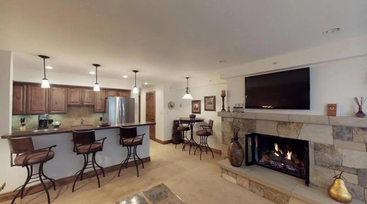Lionshead Village - Montaneros 1 Bedroom Apartment *