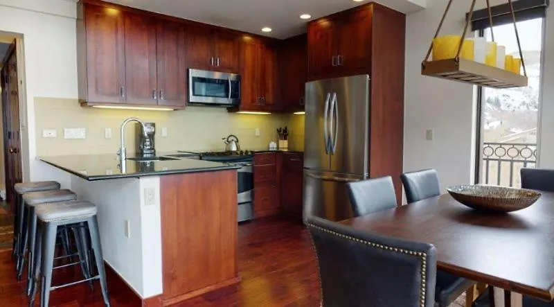 Lionshead Village 3 Bedroom Den With Mountain View