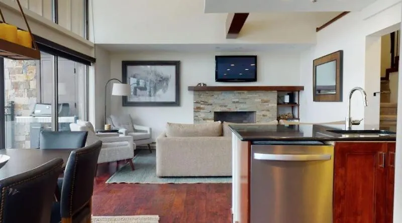 Lionshead Village 3 Bedroom Den With Mountain View Apartment