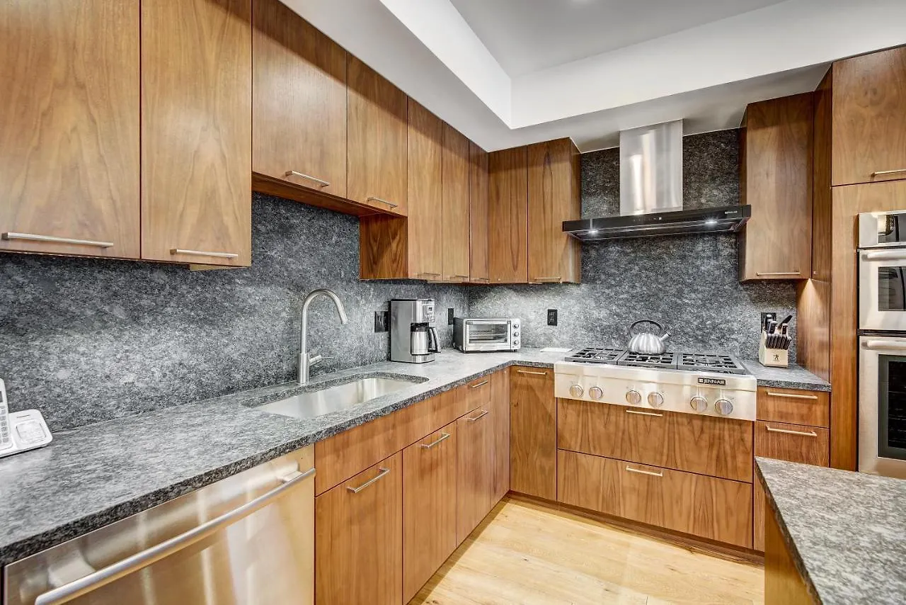 Contemporary 2 Bedroom In The Heart Of Lionshead * Vail