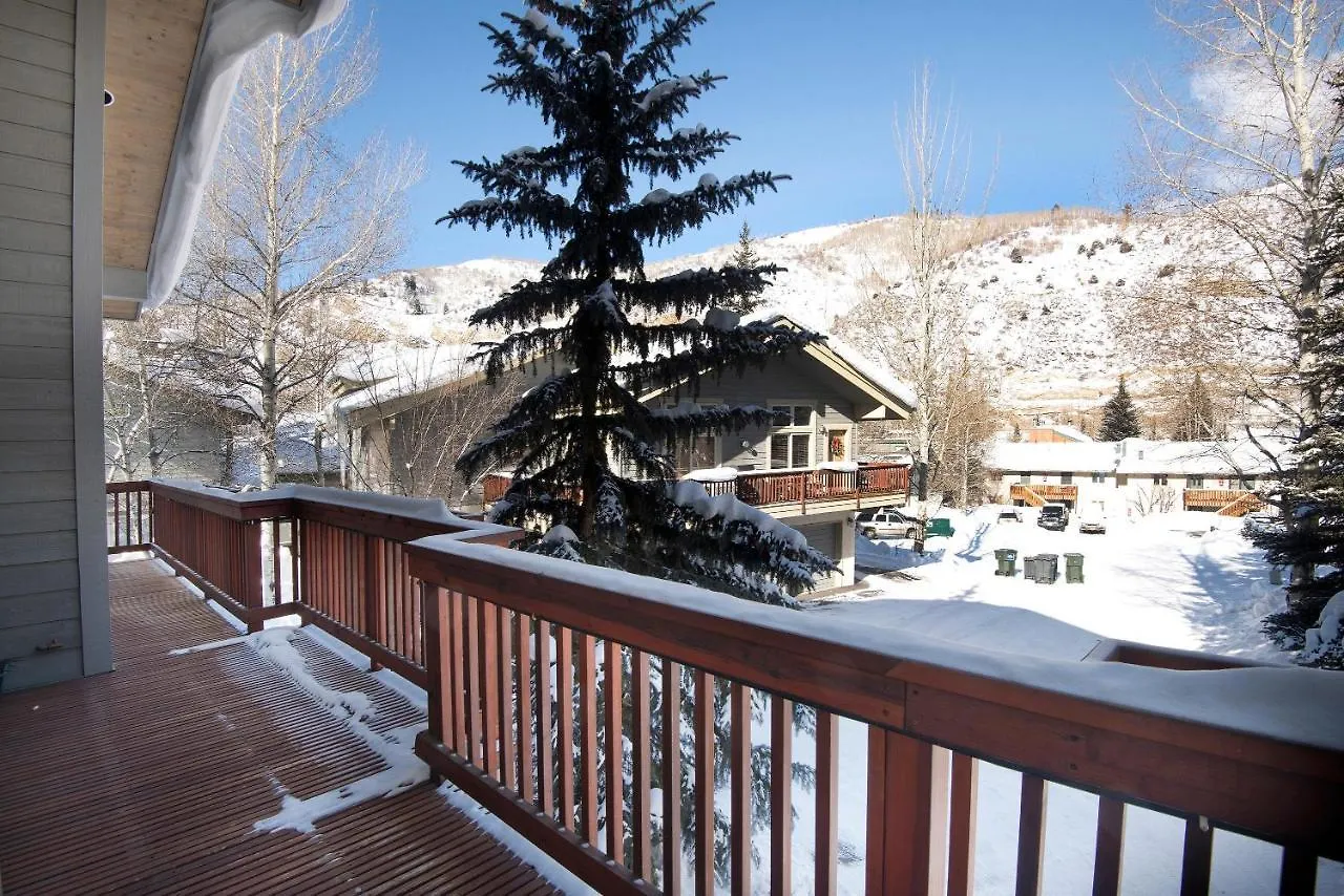 Holiday home 2782 Kinnikinnick Rd Unit D