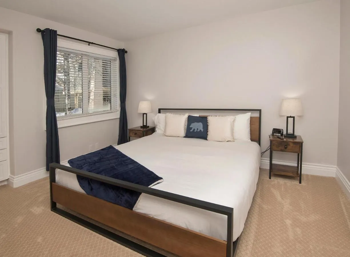 Holiday home 2782 Kinnikinnick Rd Unit D