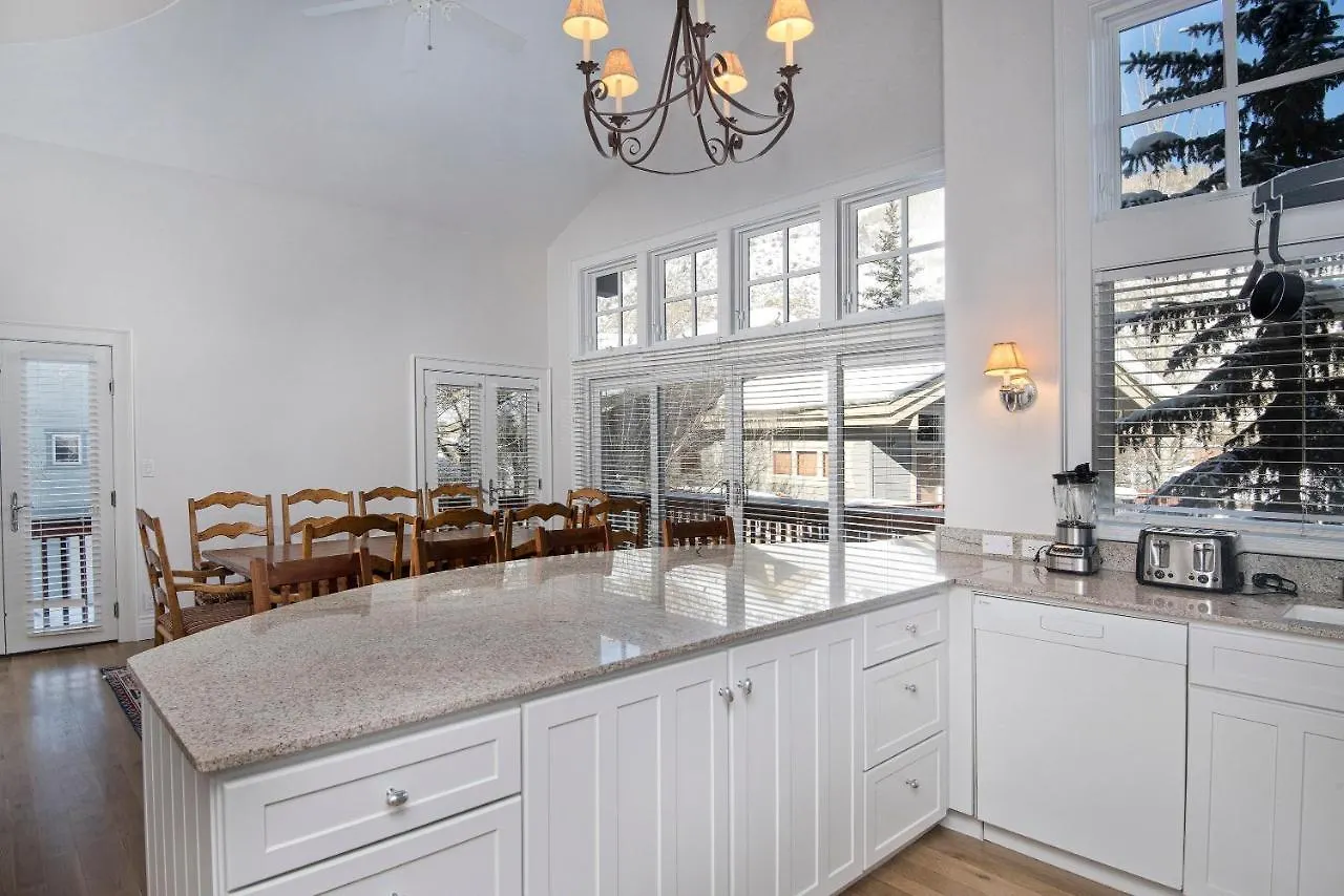 2782 Kinnikinnick Rd Unit D *