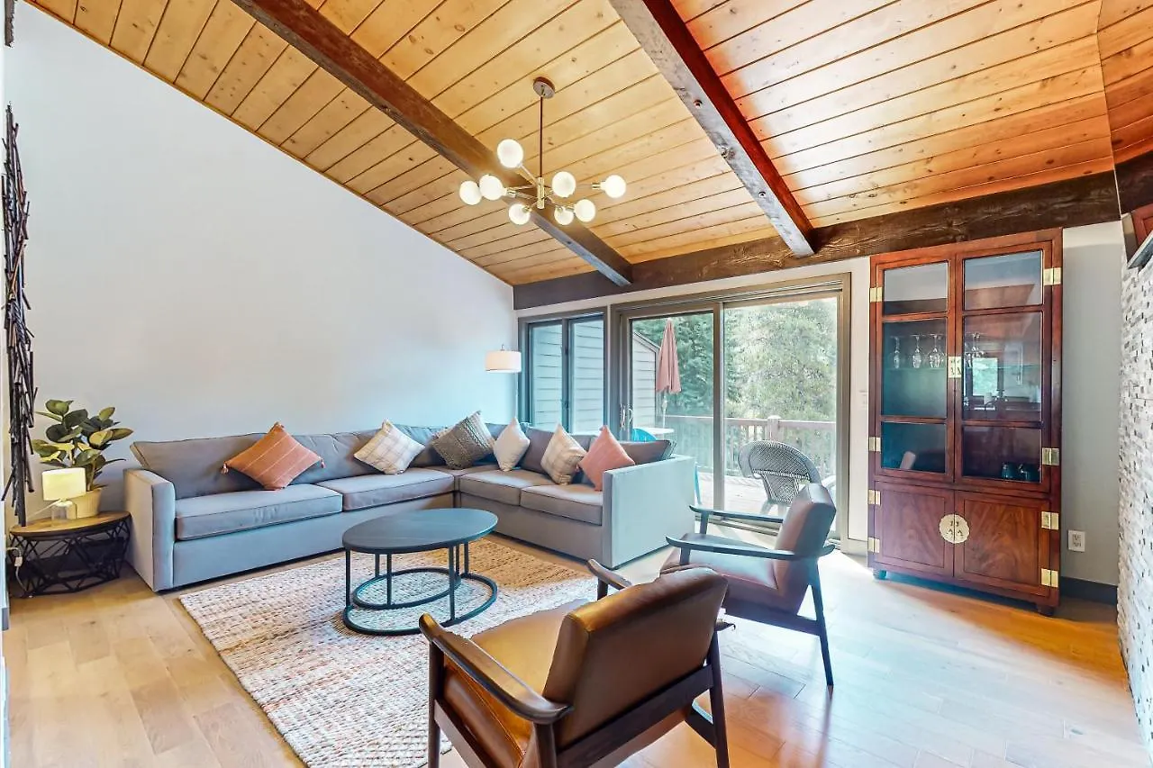 Holiday home Spruce Creekside