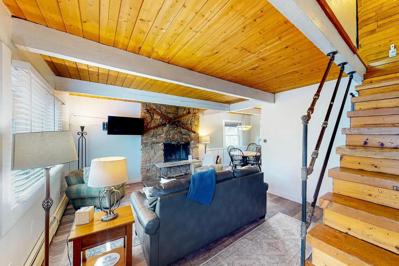 Shredders & Hikers Delight Upstairs Apartment Vail