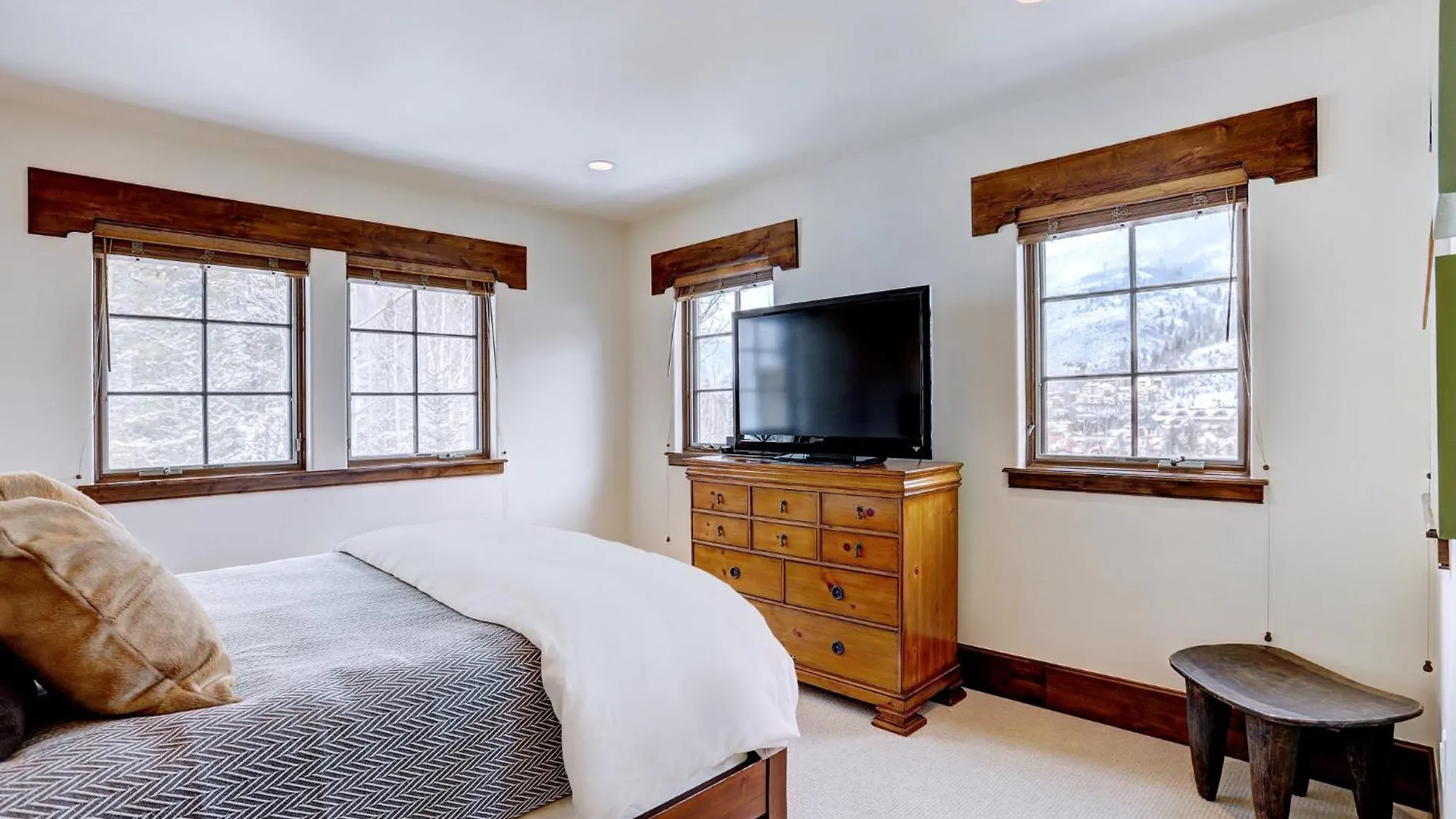 At Vail, A Rockresort