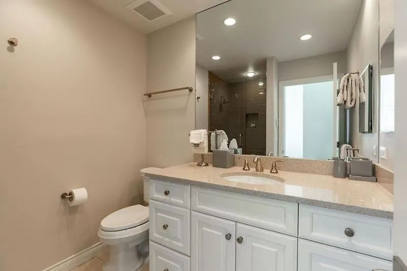 Northwoods E311 Apartment