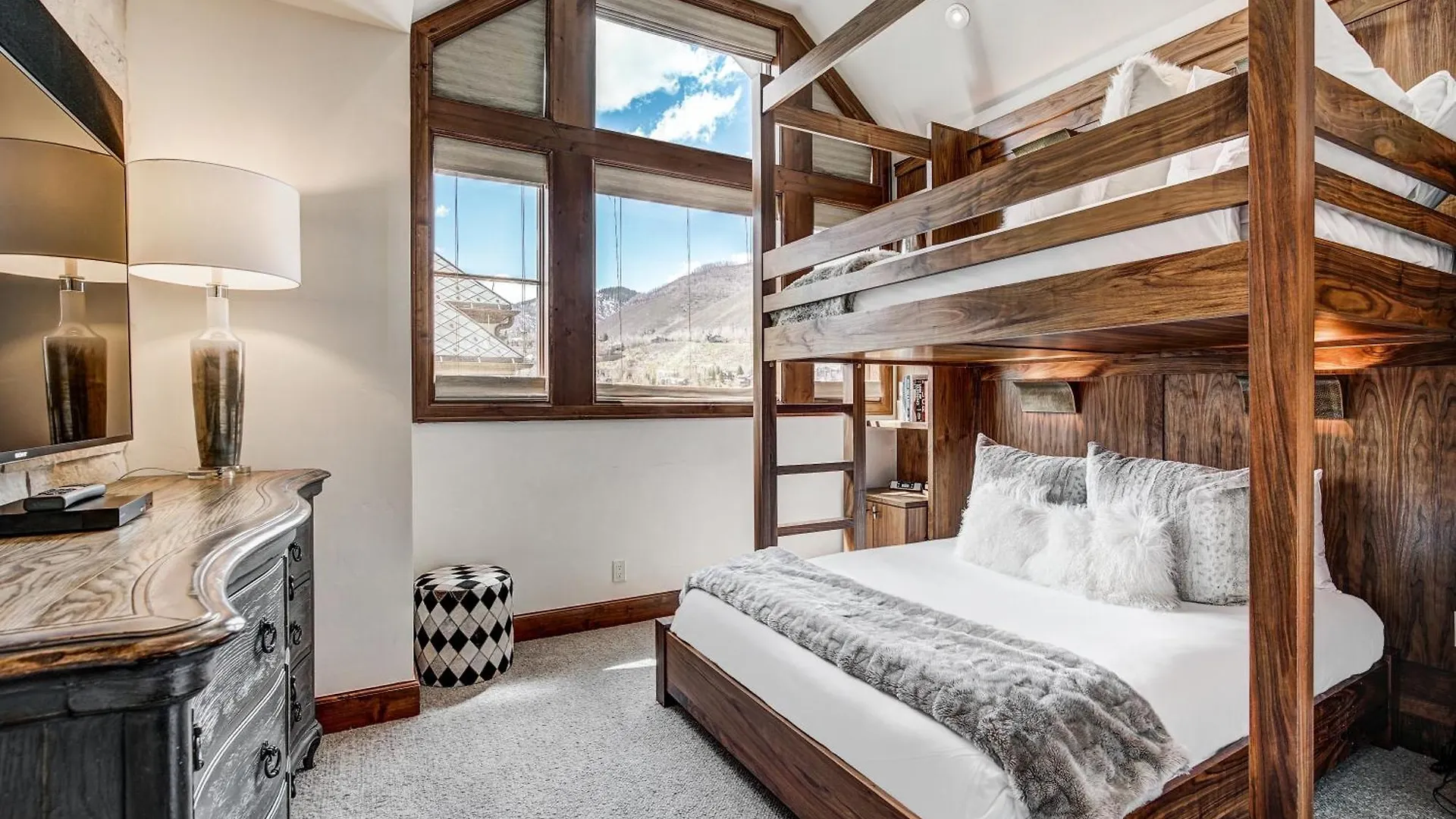 2 Bedroom Ritz-carlton Chic Decor Valley Views *
