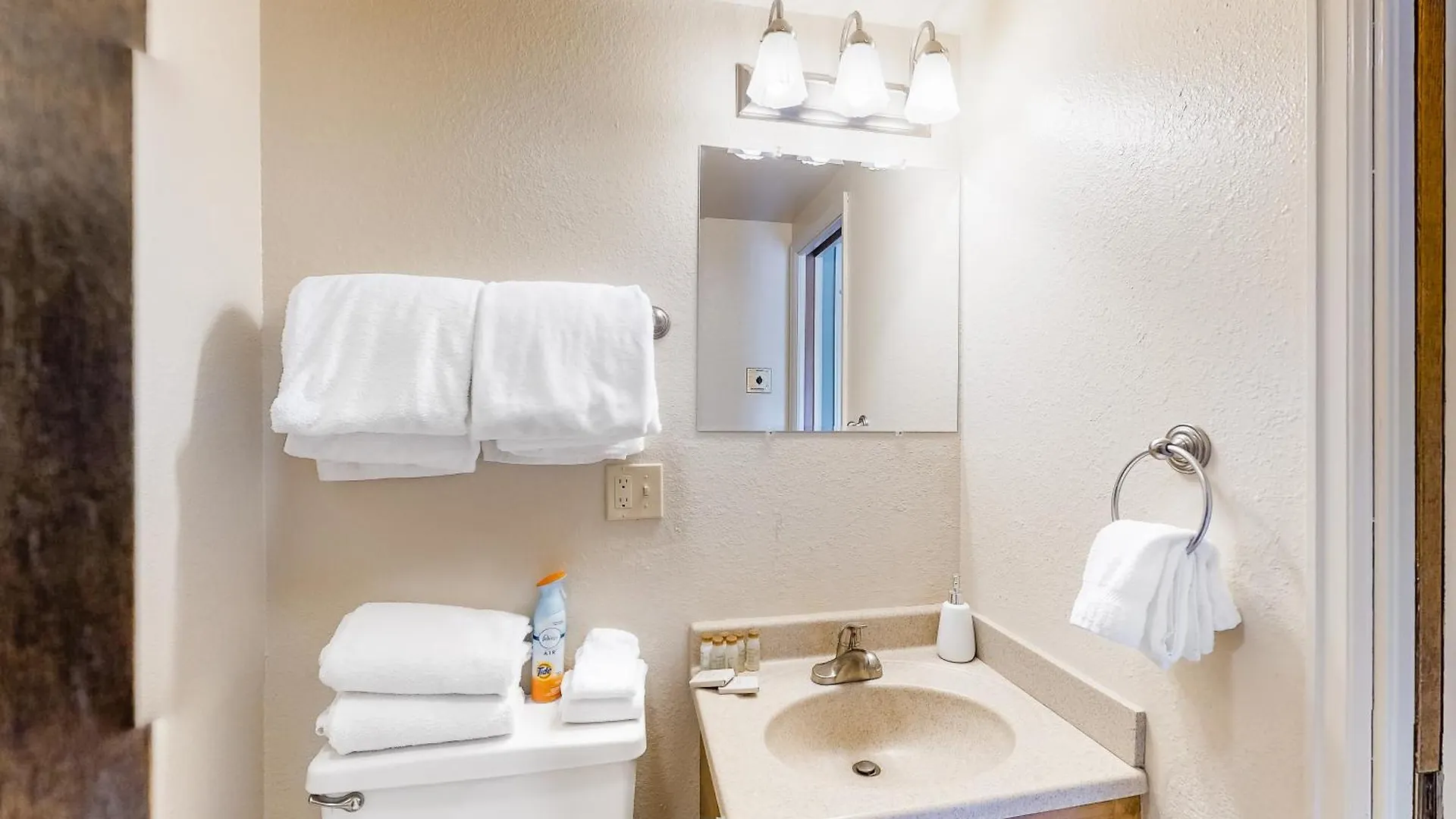 Gore Creek Meadows Apartment *