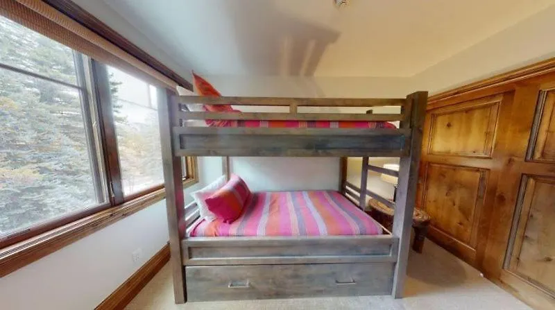 Apartment Village Golden Peak Penthouse