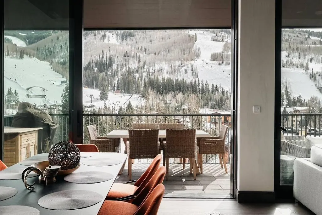 Lavish 3-bedroom Penthouse With Four Seasons Flair Apartment