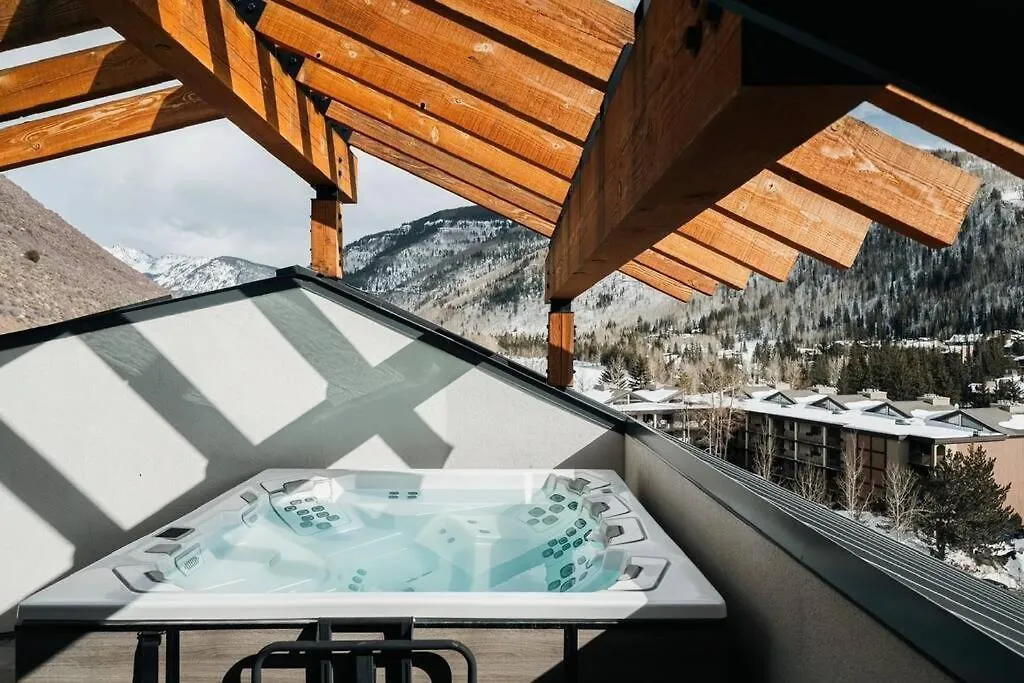 Lavish 3-bedroom Penthouse With Four Seasons Flair * Vail