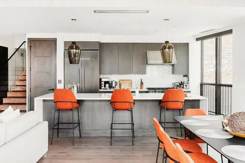 Lavish 3-bedroom Penthouse With Four Seasons Flair * Vail