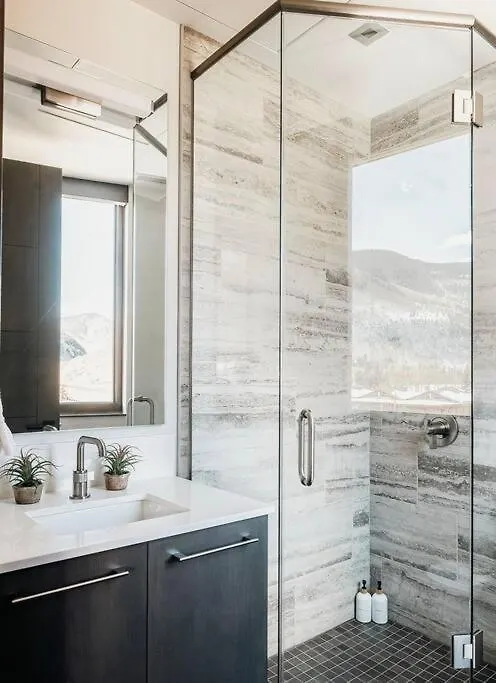 Apartment Lavish 3-bedroom Penthouse With Four Seasons Flair Vail