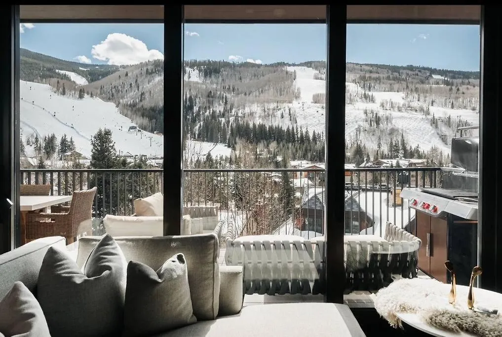 Apartment Lavish 3-bedroom Penthouse With Four Seasons Flair