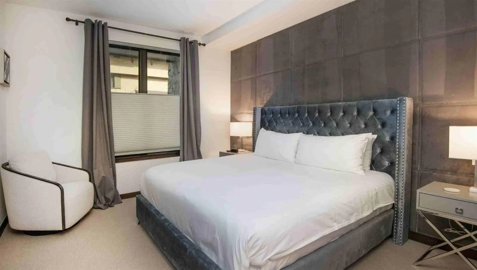 Modern 2 Bedroom Luxury In Lionshead Village