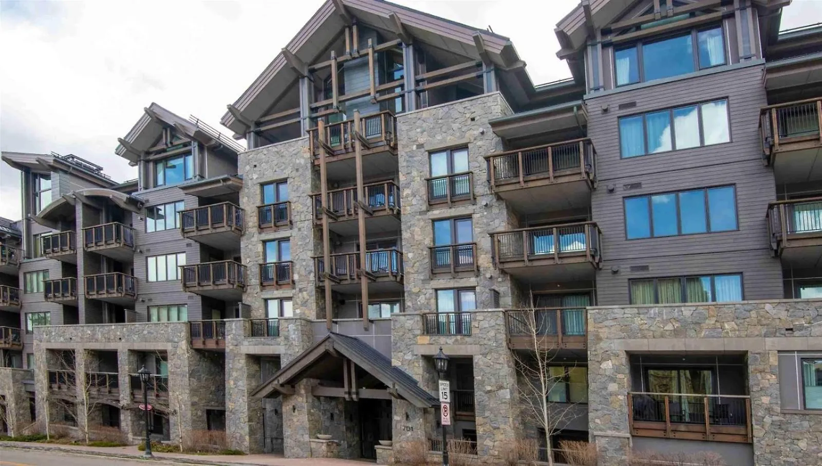 Modern 2 Bedroom Luxury In Lionshead Village