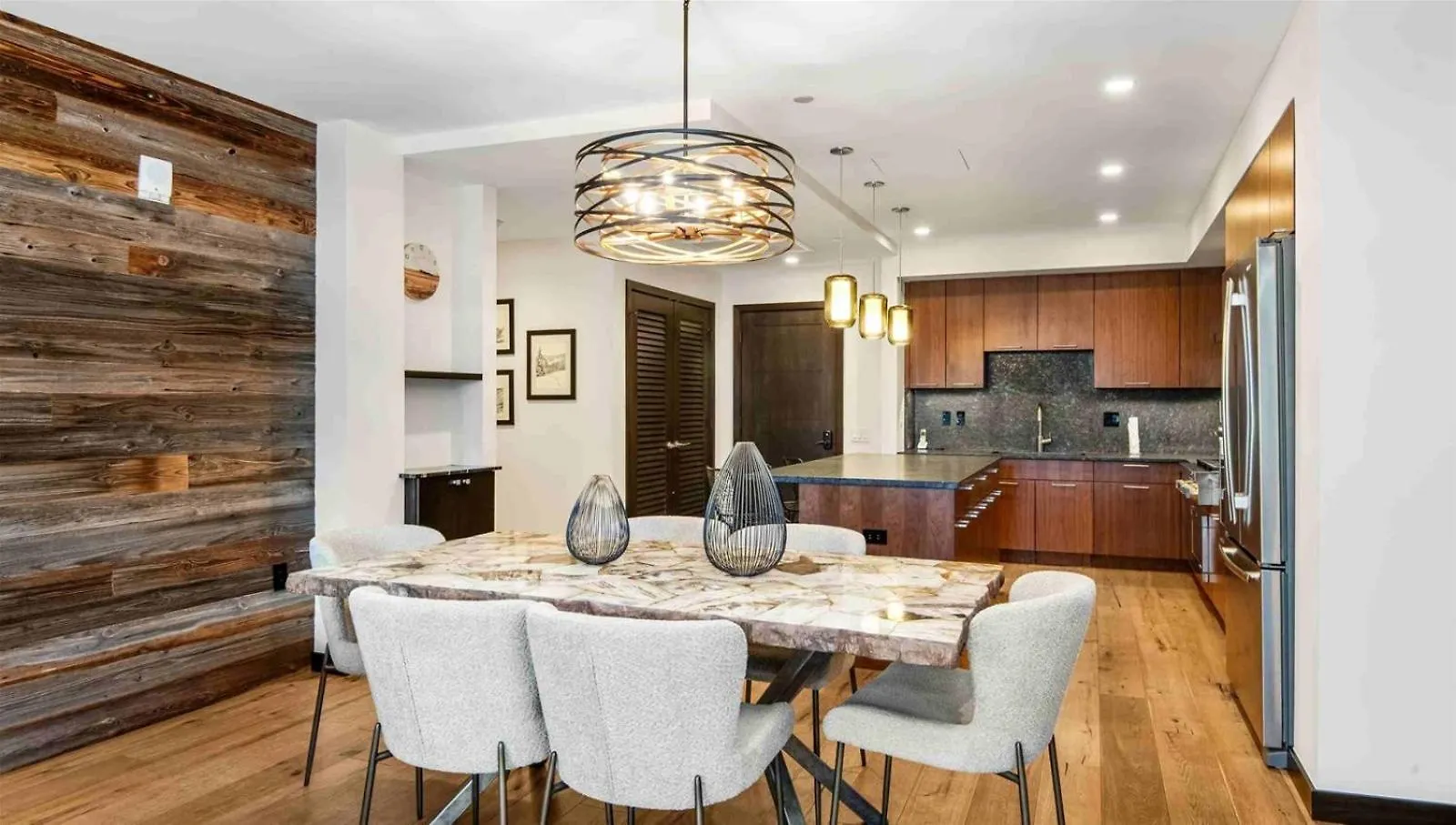 Apartment Modern 2 Bedroom Luxury In Lionshead Village *