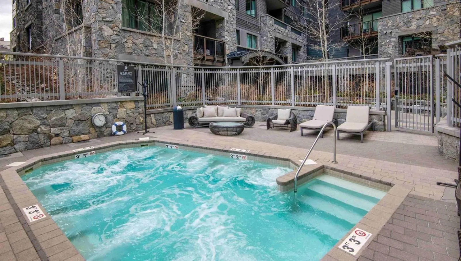 Modern 2 Bedroom Luxury In Lionshead Village