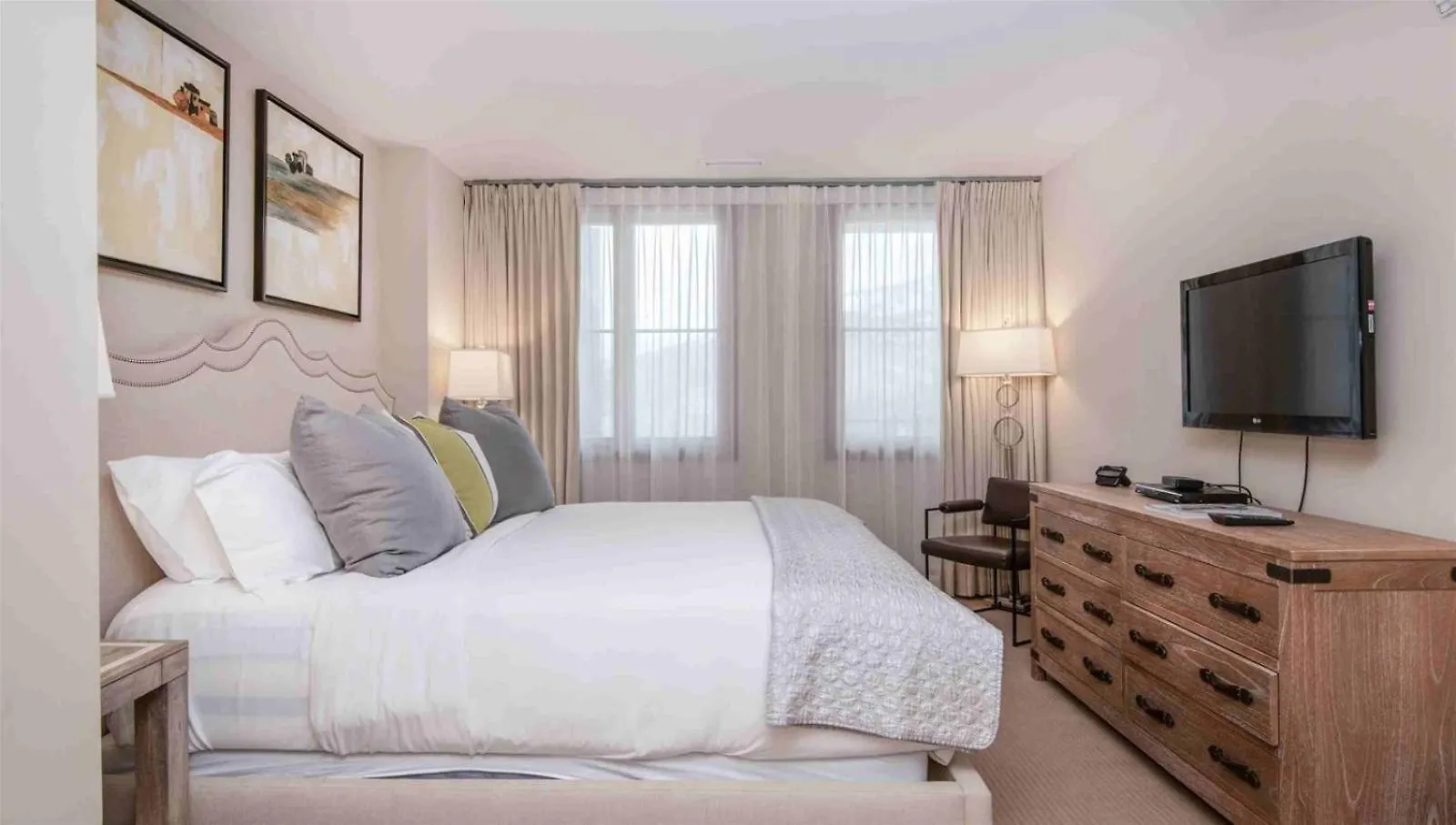 Luxury 2 Bedroom At The Ritz-carlton Apartment *
