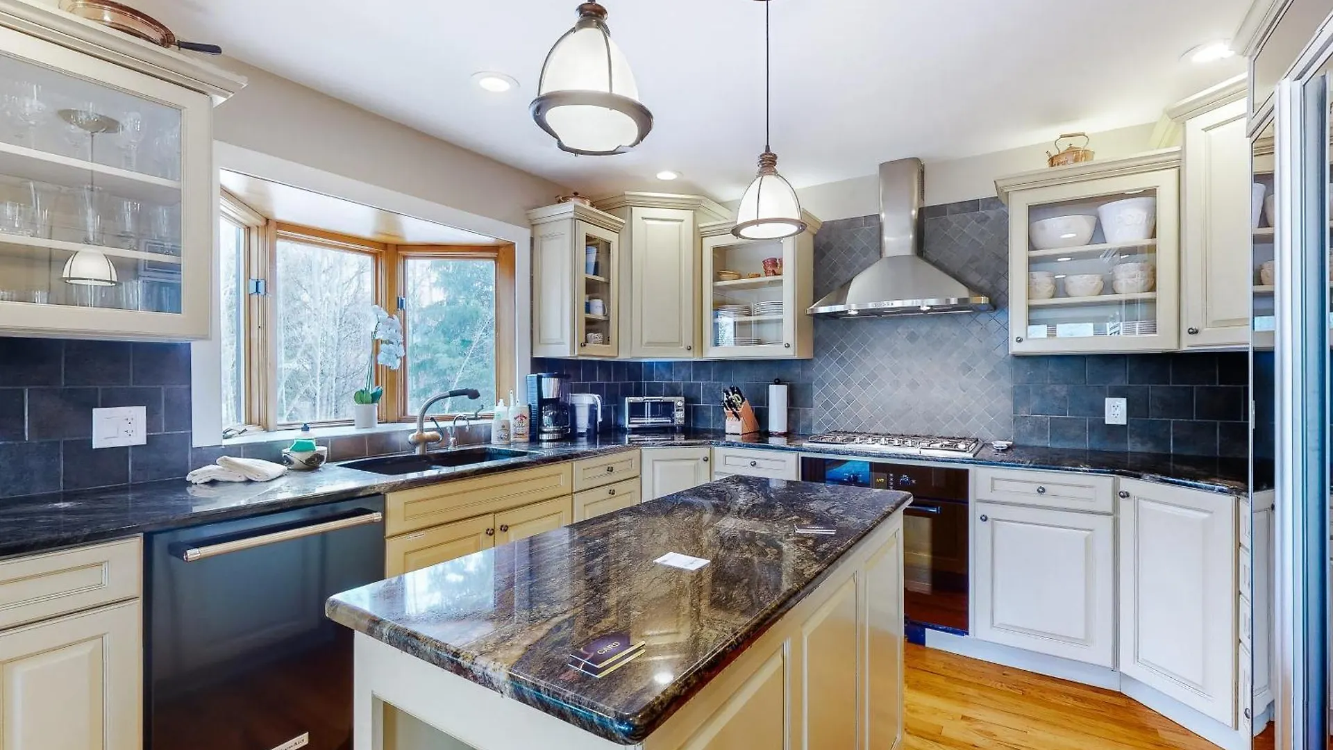 Snowshoe Sanctuary Holiday home *