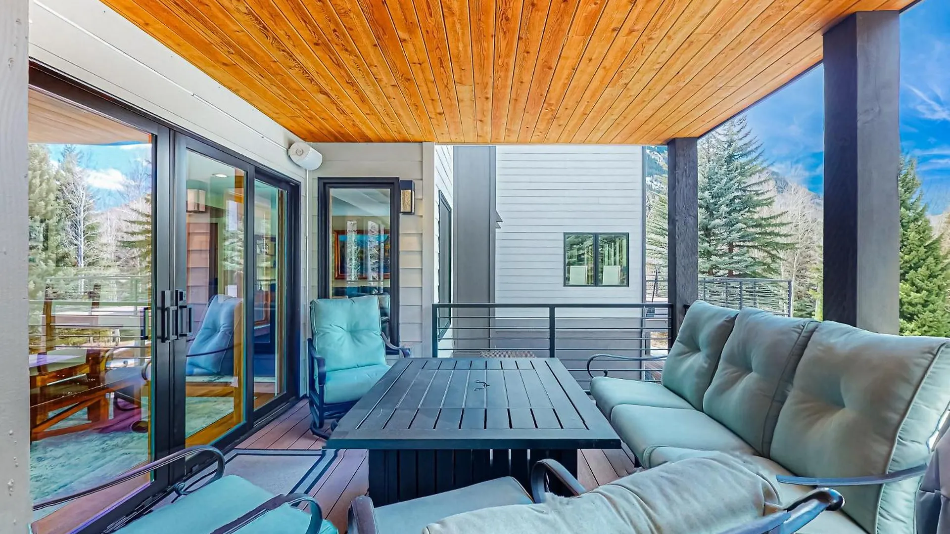 Snowshoe Sanctuary Holiday home