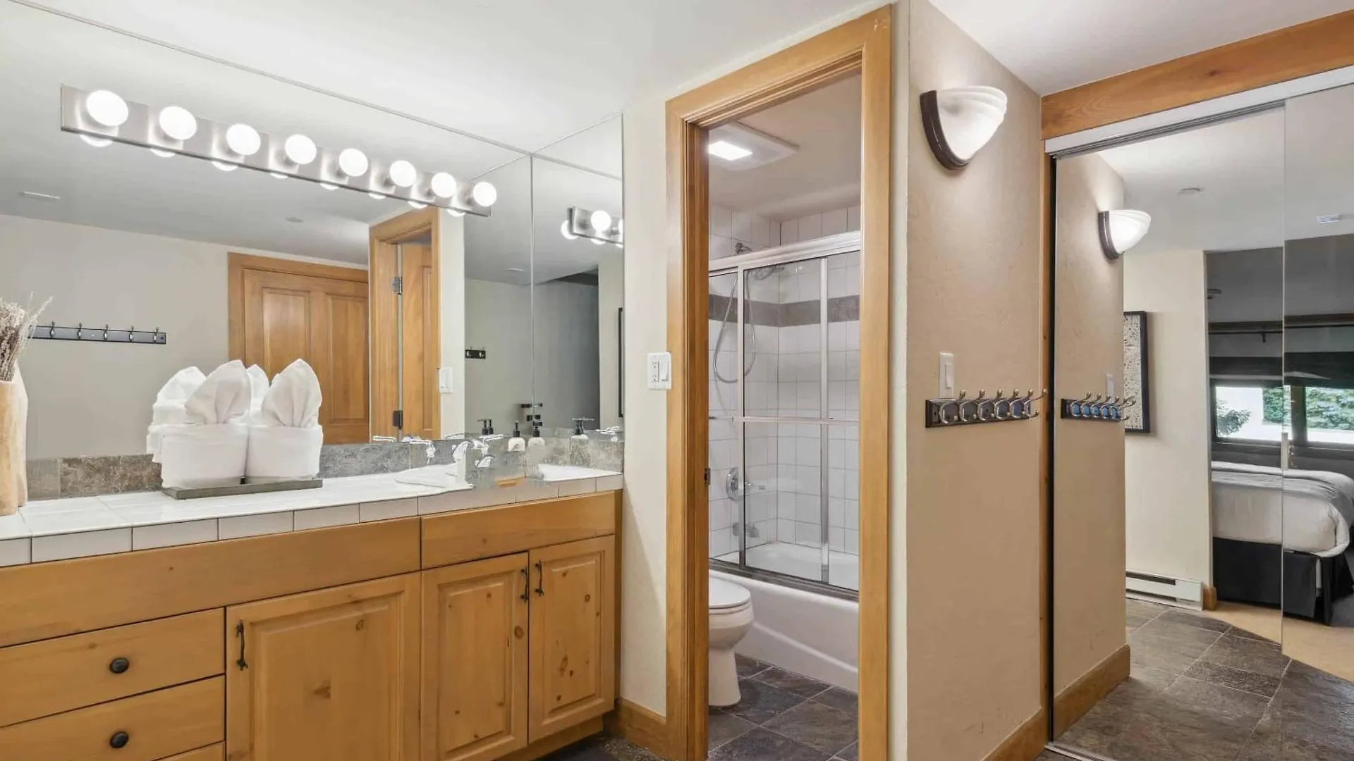 Apartment At Lionshead 210